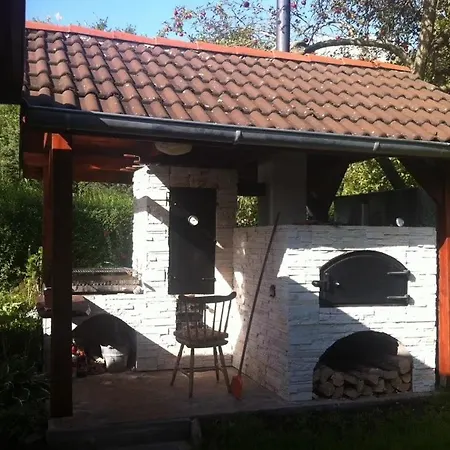 Garten Und Pool Und Gaestehaus *