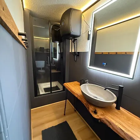 Hébergement de vacances Garten Und Pool Und Gaestehaus *