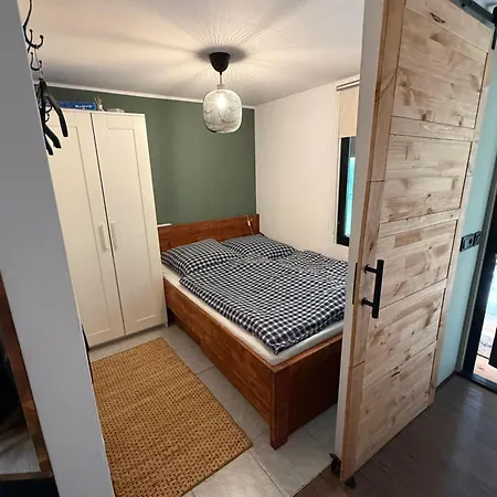 Garten Und Pool Und Gaestehaus Oderberg