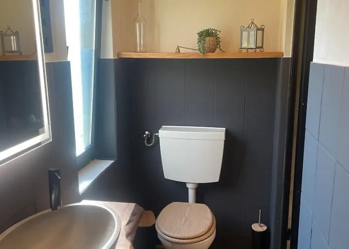 Garten Und Pool Und Gaestehaus بيت للعطل *