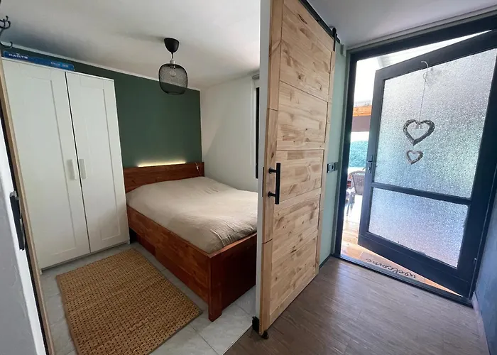 Garten Und Pool Und Gaestehaus بيت للعطل Oderberg