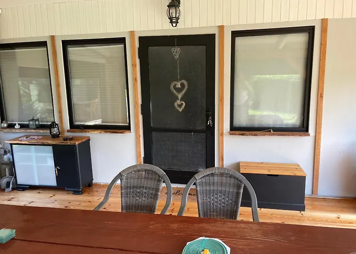 Garten Und Pool Und Gaestehaus *